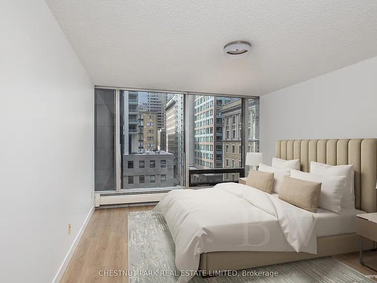 30 Wellington St E #1006 — Photo 3