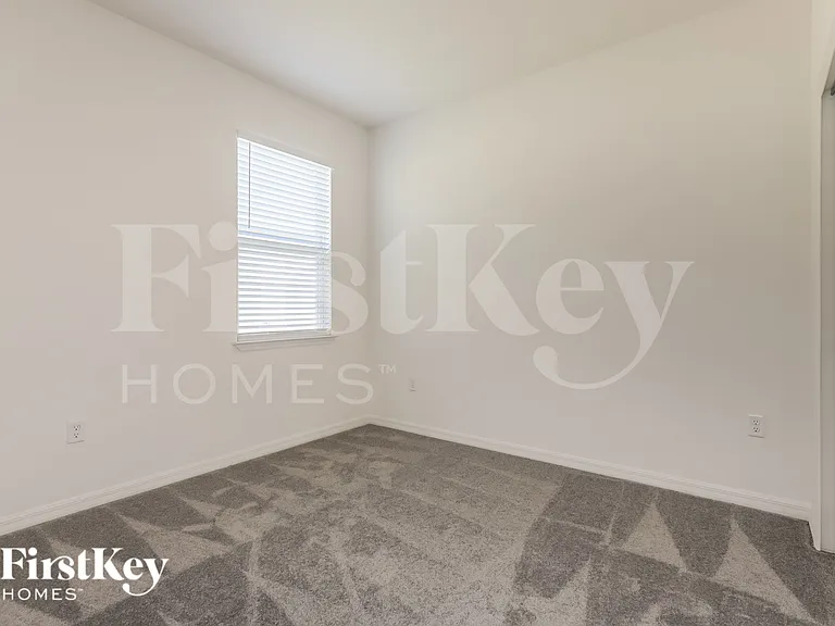 213 Windsor Reserve Dr — Photo 15