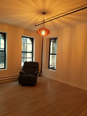 Rented by Space Link Realty | media 23