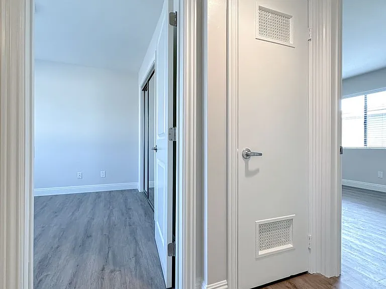 1009 S Benito Ave — Photo 12