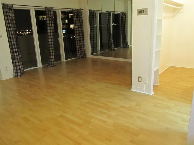 880 NE 69th St #11J — Photo 5