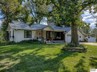 7727 Keystone Dr, Omaha, NE 68134