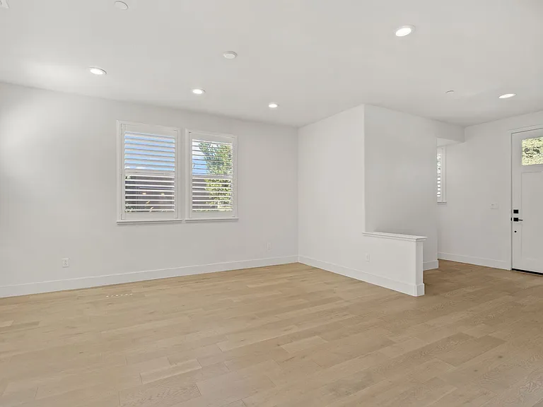 2730 Bette St — Photo 6