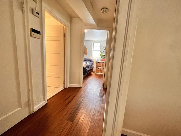 4th image of 4233 S Holladay Blvd #B