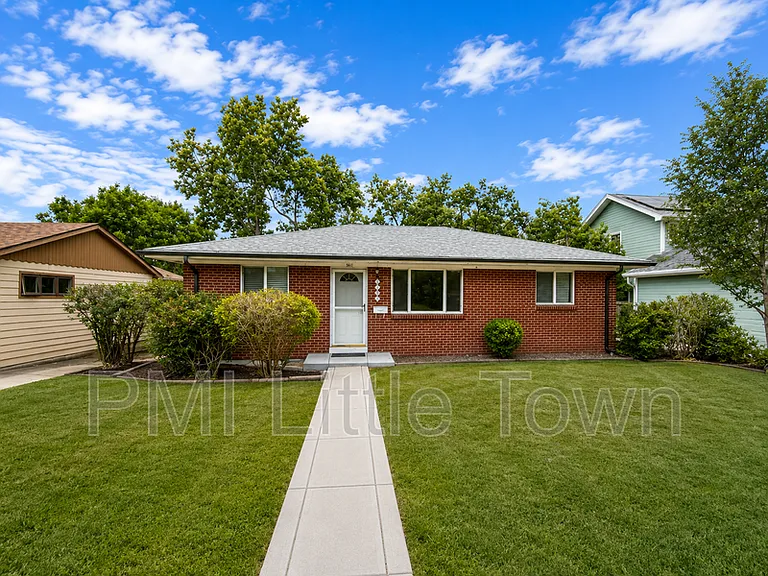 5561 S Cedar St — Photo 2