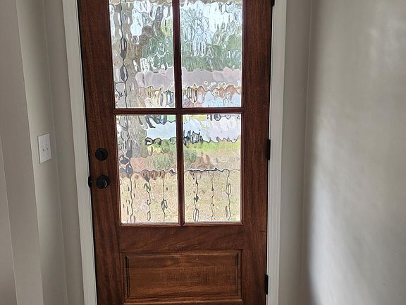 3rd image of 4742 Yardley Dr