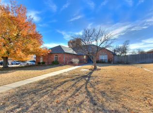 11900 NW 7th St, Yukon, OK 73099