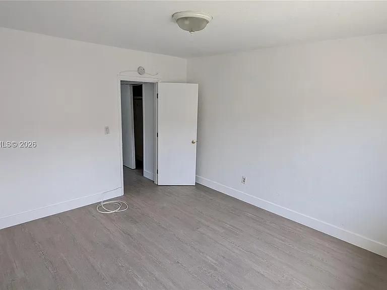 811 81st St #2 — Photo 2