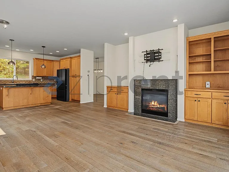 18052 SW Loxley Dr — Photo 21
