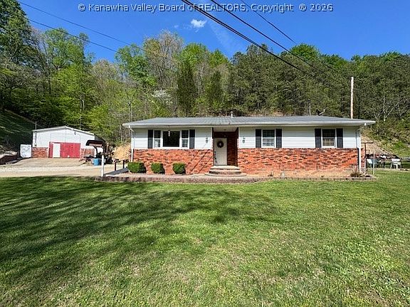 2nd image of 523 Low Gap Rd