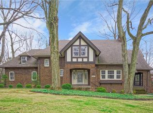 2880 Fairfax Rd, Cleveland Heights, OH 44118