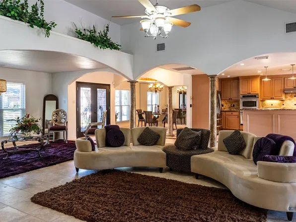 2402 Featherton Ct, Sugar Land, TX 77478