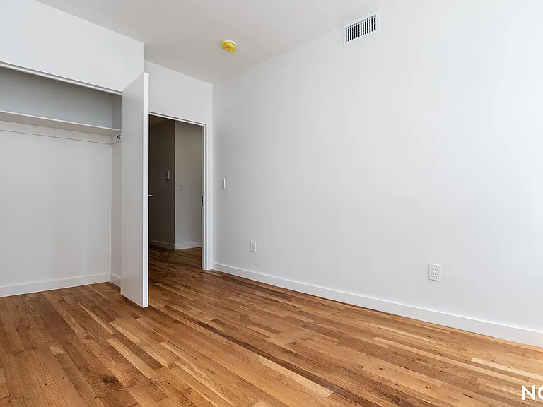 160 Johnson Ave #3B — Photo 6