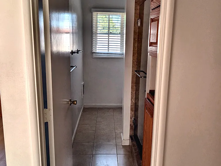 12671 Jerome Ln — Photo 16