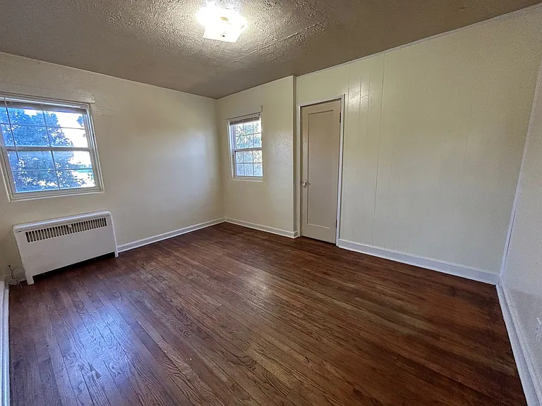 Halliday 654 E. — Photo 24