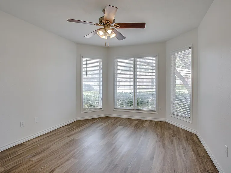 119 Utica Ave — Photo 17