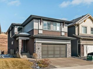 24 SW Cranbrook Cpe SE, Calgary, AB T3M3L5