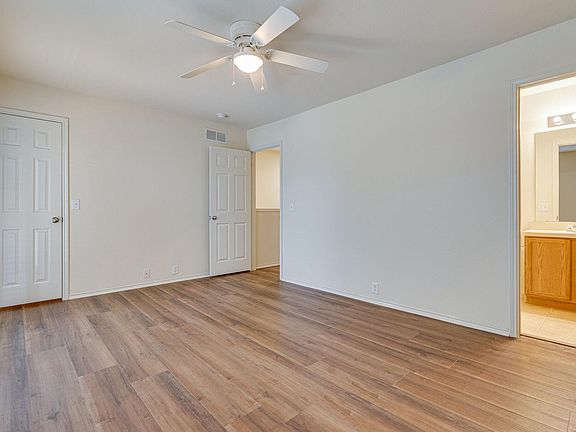 3rd image of 10701 Traymore Dr