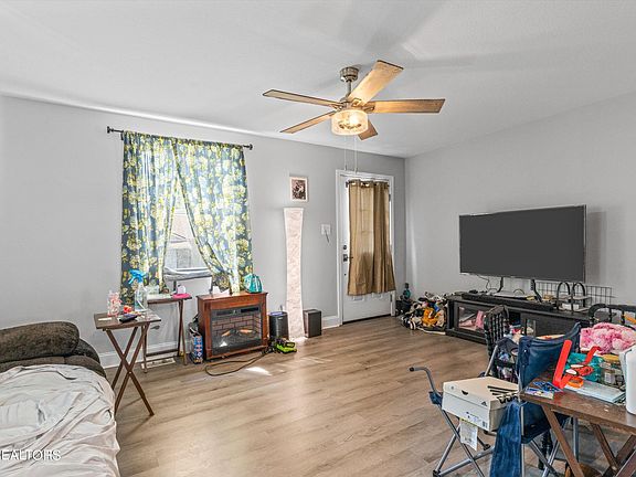 3rd image of 1721 Wilder Pl