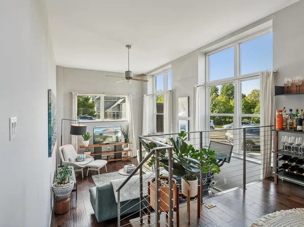 215 7th St NE APT 209, Minneapolis, MN 55413