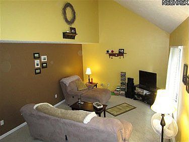 2nd image of 394 Bayberry Dr