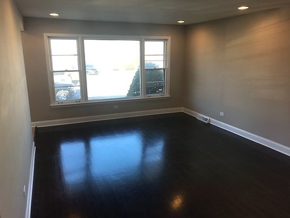 3rd image of 667 Exchange Ave