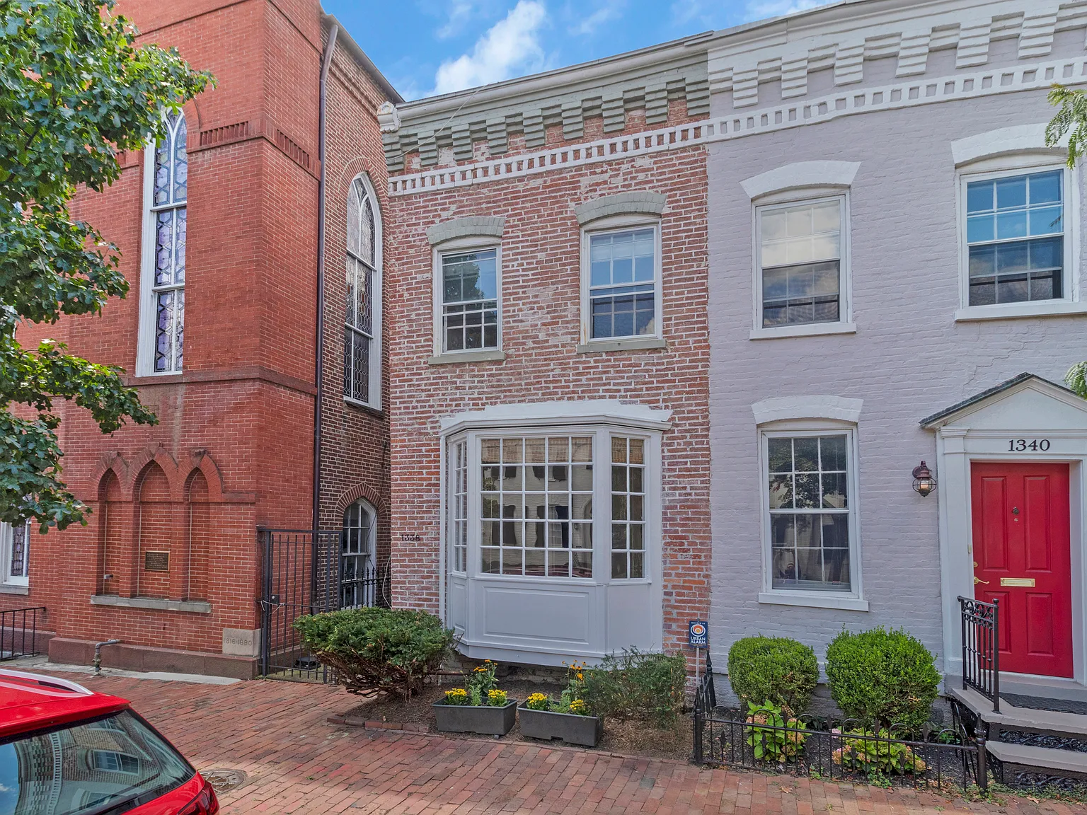 2 bed, 1000 sqft, $5,000 — Photo 3