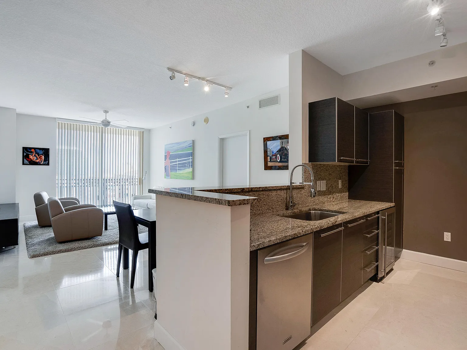 2 bed, 2.0 bath, 1120 sqft, $5,000 — Photo 3