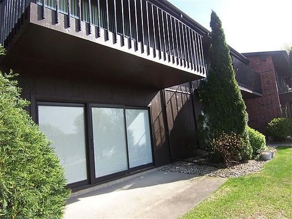 2nd image of 6101 Lausanne Ct #61-01