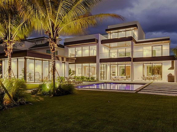 2nd image of 119 N Gordon Road