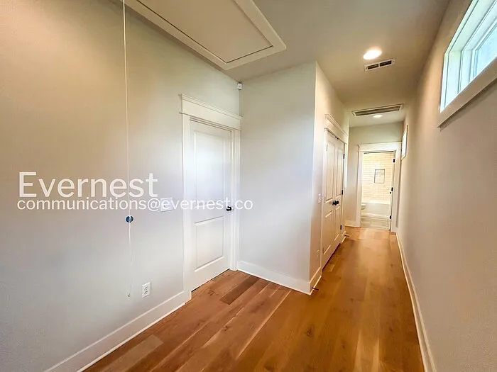 520 Moore Ave — Photo 8