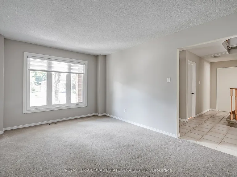 265 Mississaga St — Photo 9