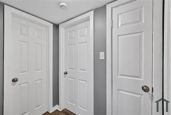 203 N Plymouth Rd NW — Photo 20