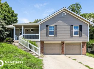 1304 SW 25th St, Blue Springs, MO 64015