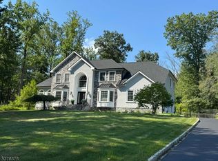 21 Darkwood Ct, Warren, NJ 07059