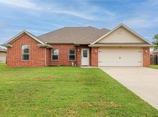 904 Custer St, Prairie Grove, AR 72753