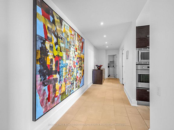 3rd image of 2181 Yonge St #3701