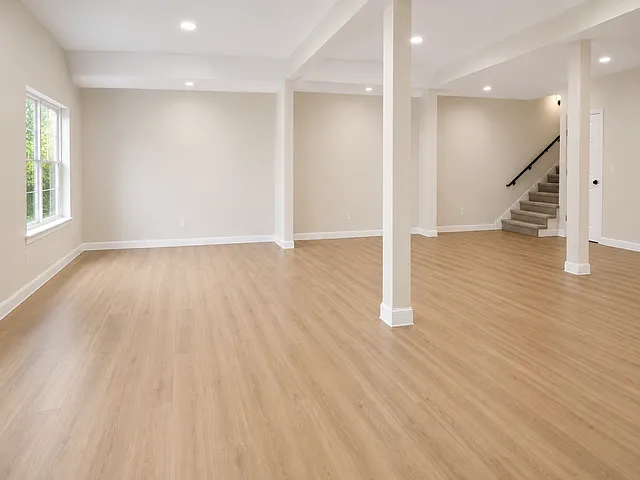 321 Spring Creek Dr — Photo 7