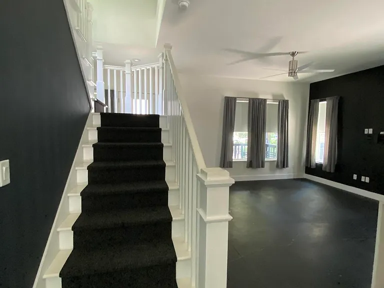 1139 N Market St — Photo 17