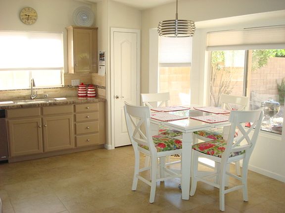 Dining area in Kitchen