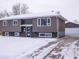 975 Sanderson CRESCENT, Prince Albert, SK S6V 6L2