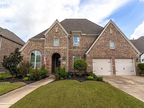 4th image of 2831 Maple Oak Ln