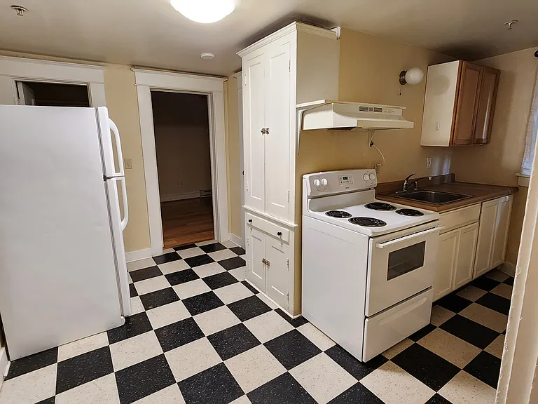 2068 NW Flanders St #8 — Photo 7