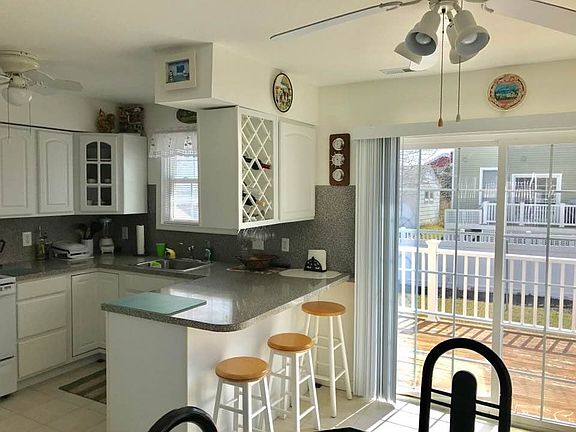 2nd image of 116 Victoria Ln