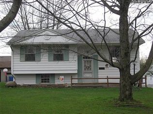 8196 Venice Heights Dr NE, Warren, OH 44484