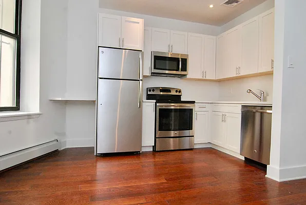 Rented by Building Equity Real Estate LLC | media 11