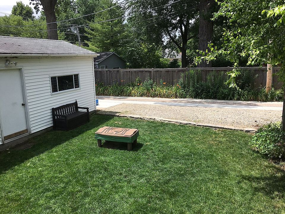 2nd image of 921 12th St