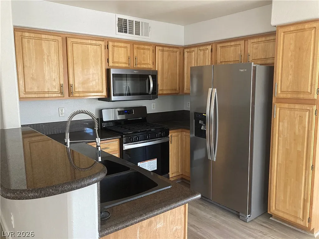 2 bed, 2.0 bath, 1029 sqft, $1,345 — Photo 3