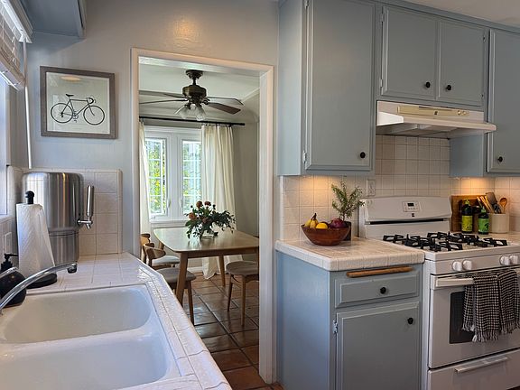 4th image of 4120 Charles Ave