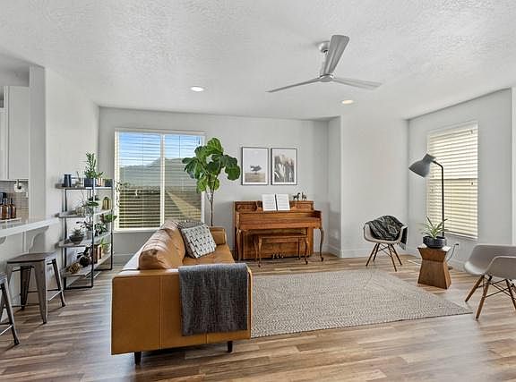 5th image of 1285 W Winchester St Unit 13
